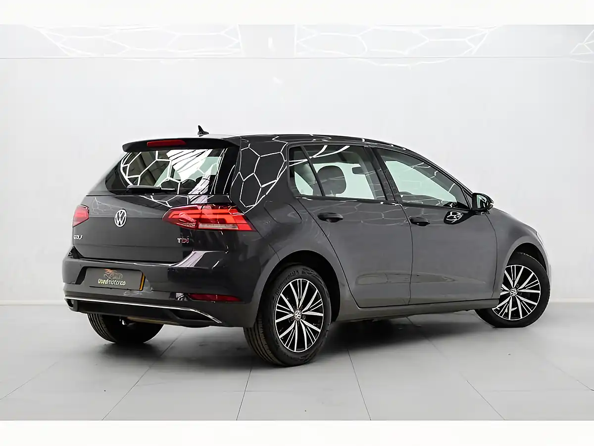 Used 2017 Volkswagen Golf Se Nav Grey - Interior and Exterior details 6
