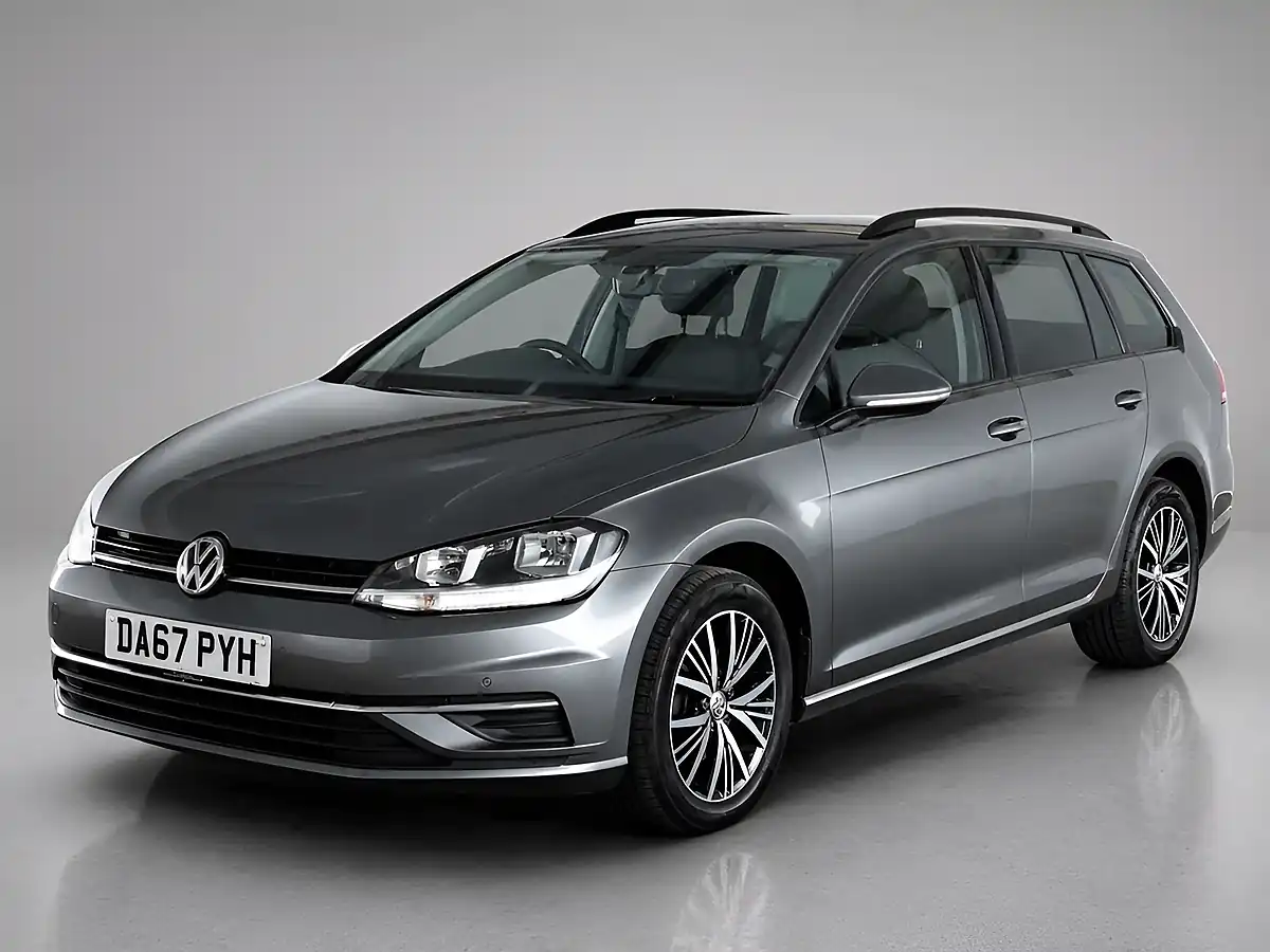 Used 2017 Volkswagen Golf Se Nav Grey - Interior and Exterior details 3