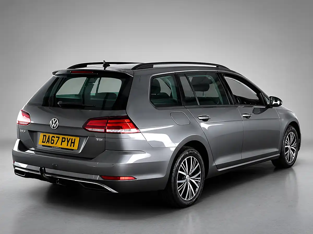 Used 2017 Volkswagen Golf Se Nav Grey - Interior and Exterior details 4