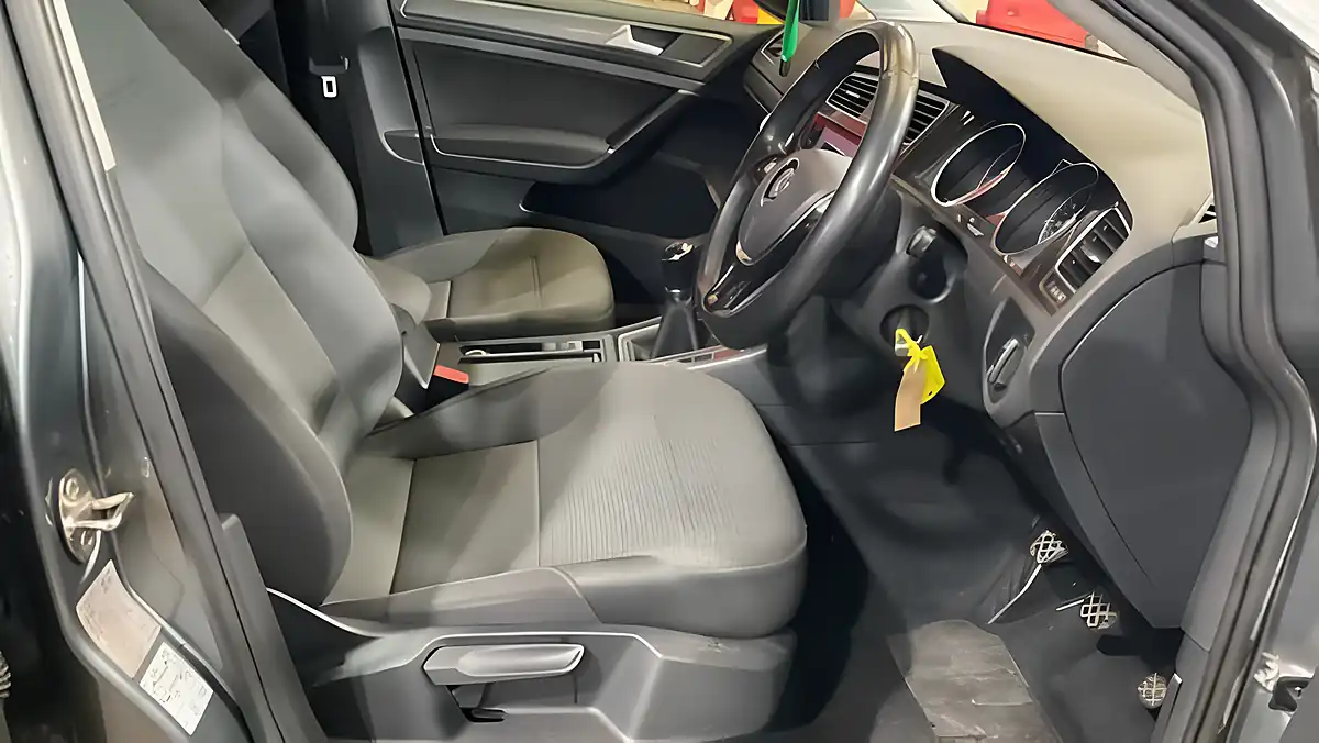 Used 2017 Volkswagen Golf Se Nav Grey - Interior and Exterior details 11
