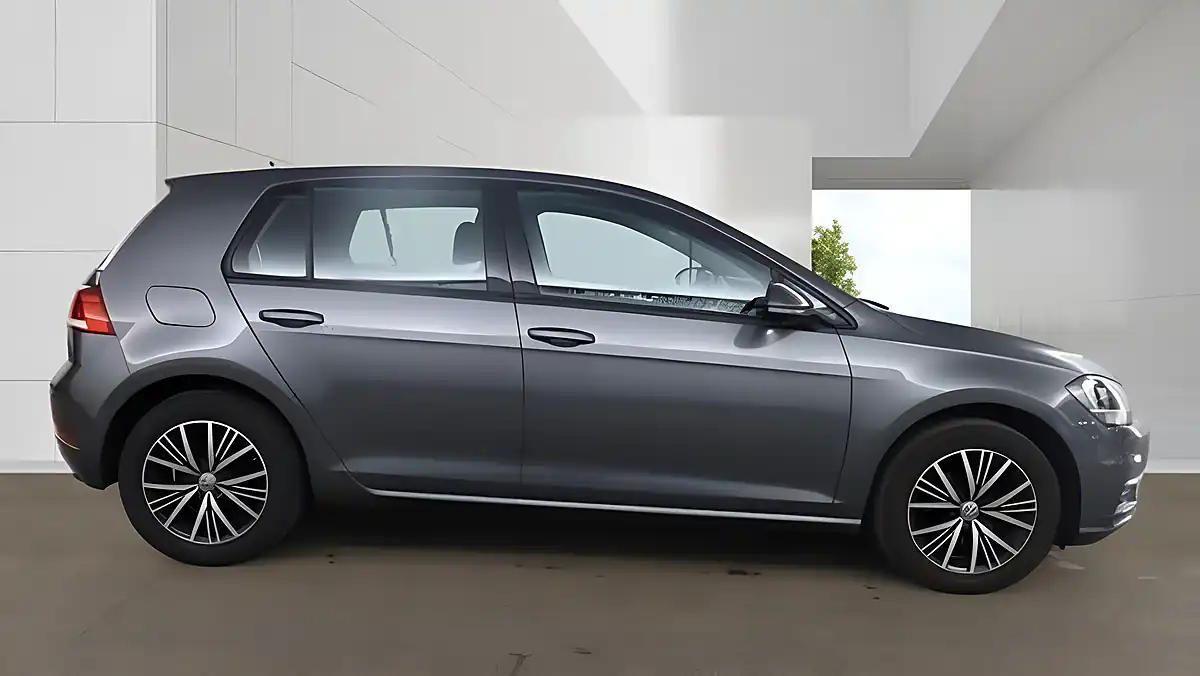 Used 2017 Volkswagen Golf Se Nav Grey - Interior and Exterior details 5