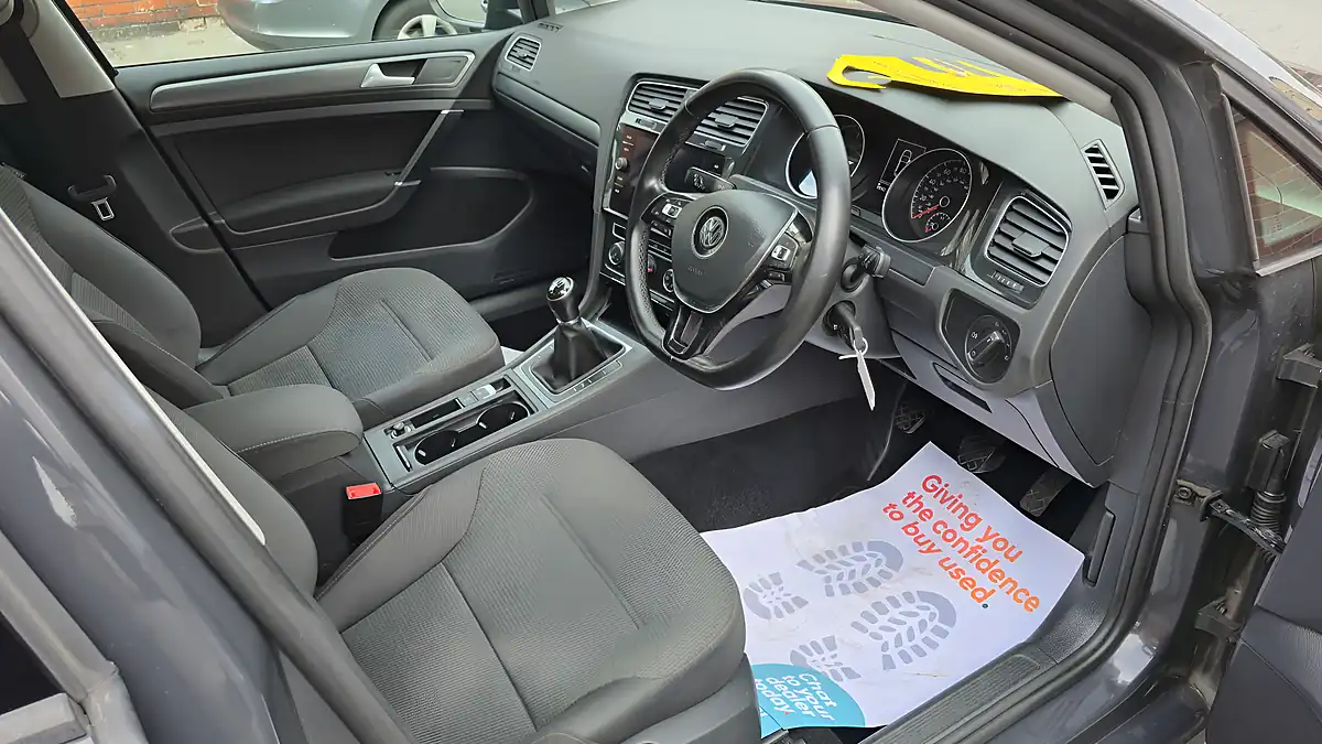Used 2017 Volkswagen Golf Se Nav Grey - Interior and Exterior details 11