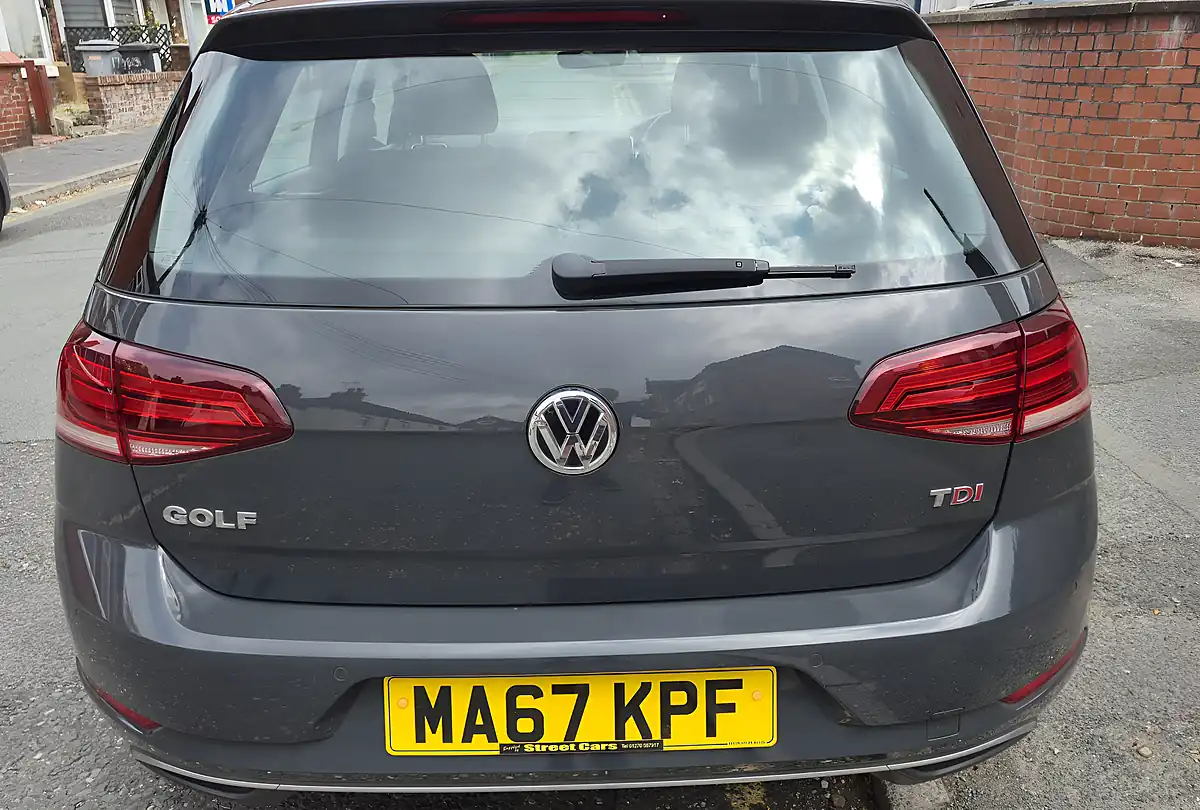 Used 2017 Volkswagen Golf Se Nav Grey - Interior and Exterior details 4