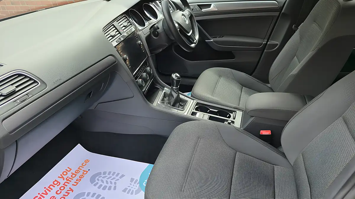 Used 2017 Volkswagen Golf Se Nav Grey - Interior and Exterior details 8