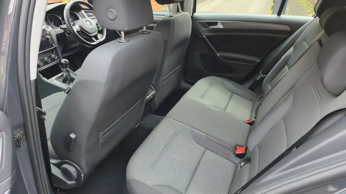 Used 2017 Volkswagen Golf Se Nav Grey - Interior and Exterior details 9