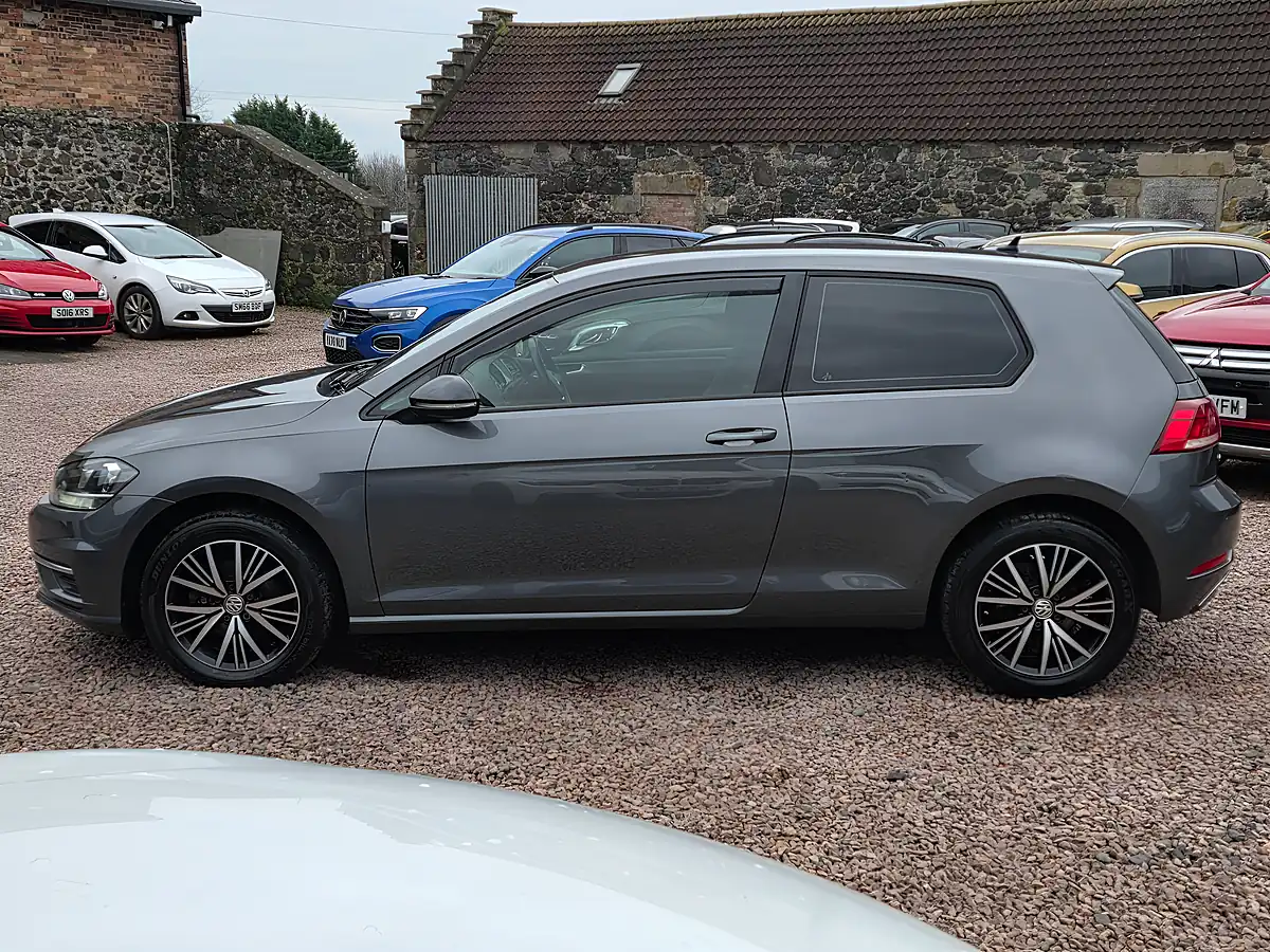 Used 2017 Volkswagen Golf Se Nav Indium Grey Metallic - Interior and Exterior details 14