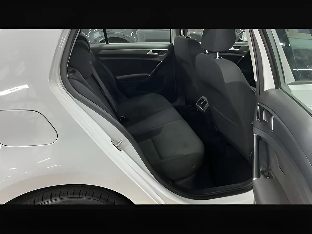 Used 2017 Volkswagen Golf Se Nav Pure White - Interior and Exterior details 10