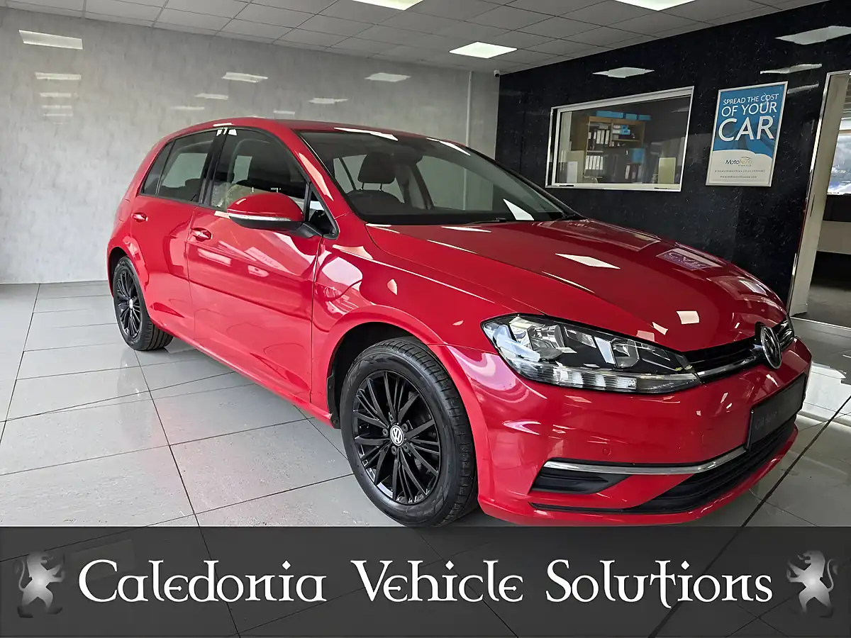 Used 2017 Volkswagen Golf Se Nav Red - Interior and Exterior details 11