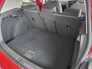 Used 2017 Volkswagen Golf Se Nav Red - Interior and Exterior details 19