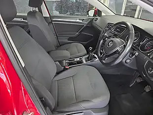 Used 2017 Volkswagen Golf Se Nav Red - Interior and Exterior details 7