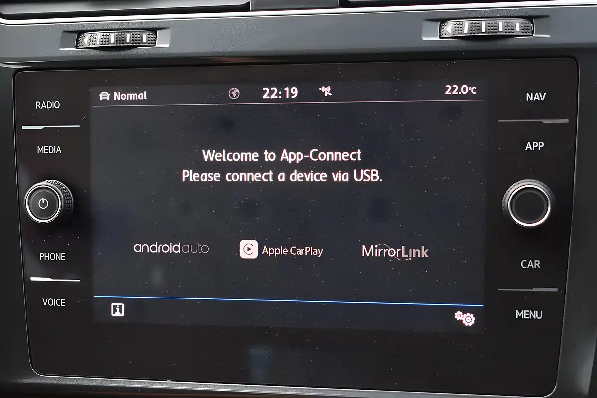 Used 2017 Volkswagen Golf Se Nav Silver - Interior and Exterior details 17