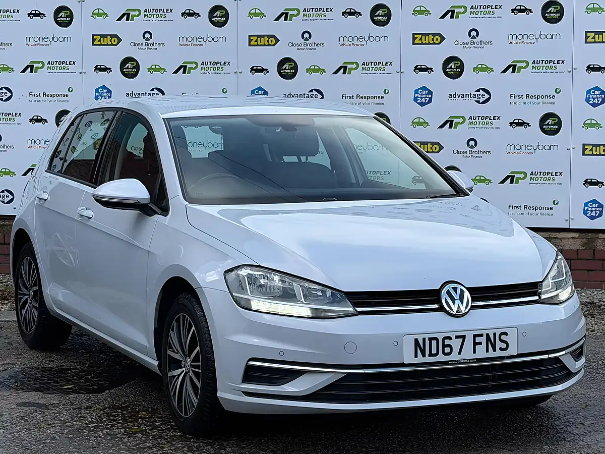 Used 2017 Volkswagen Golf Se Nav Silver - Interior and Exterior details 4