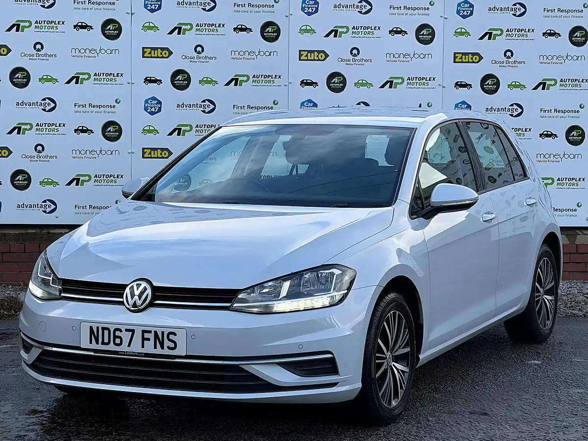 Used 2017 Volkswagen Golf Se Nav Silver - Interior and Exterior details 8