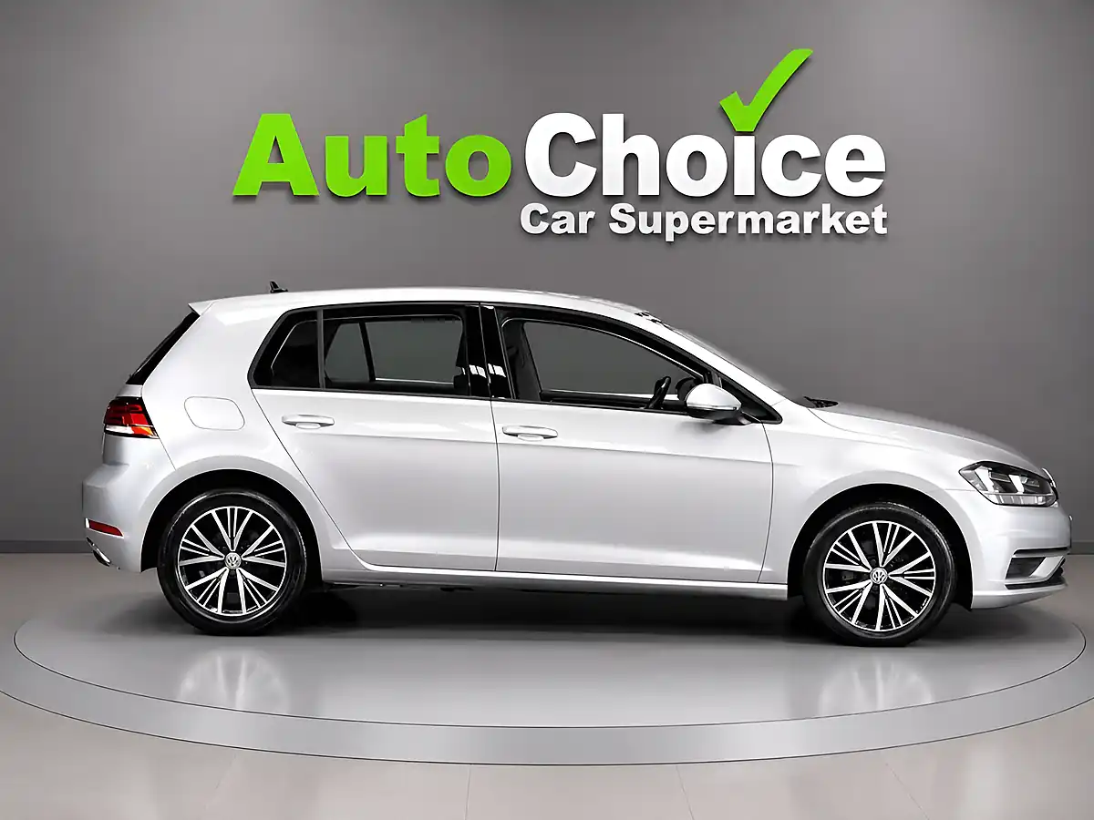 Used 2017 Volkswagen Golf Se Nav Silver - Interior and Exterior details 10