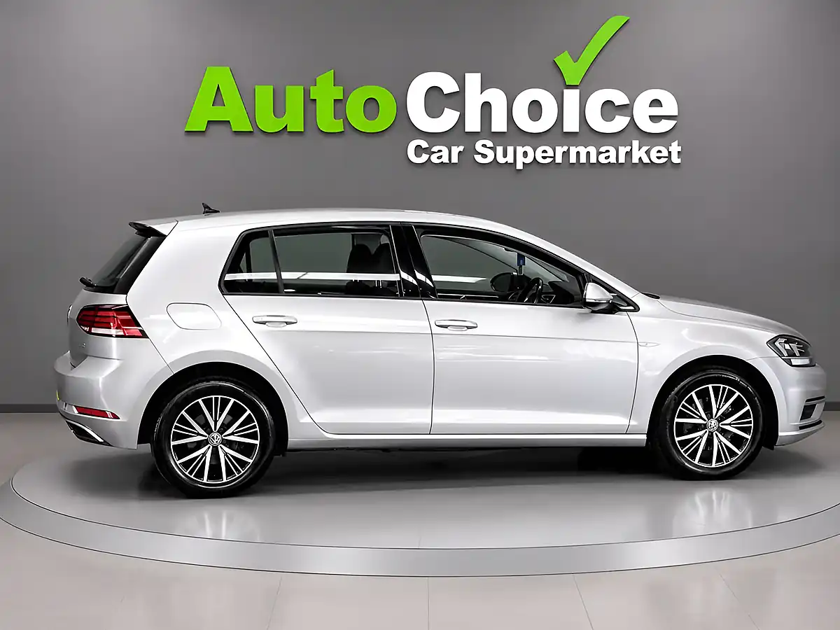Used 2017 Volkswagen Golf Se Nav Silver - Interior and Exterior details 9