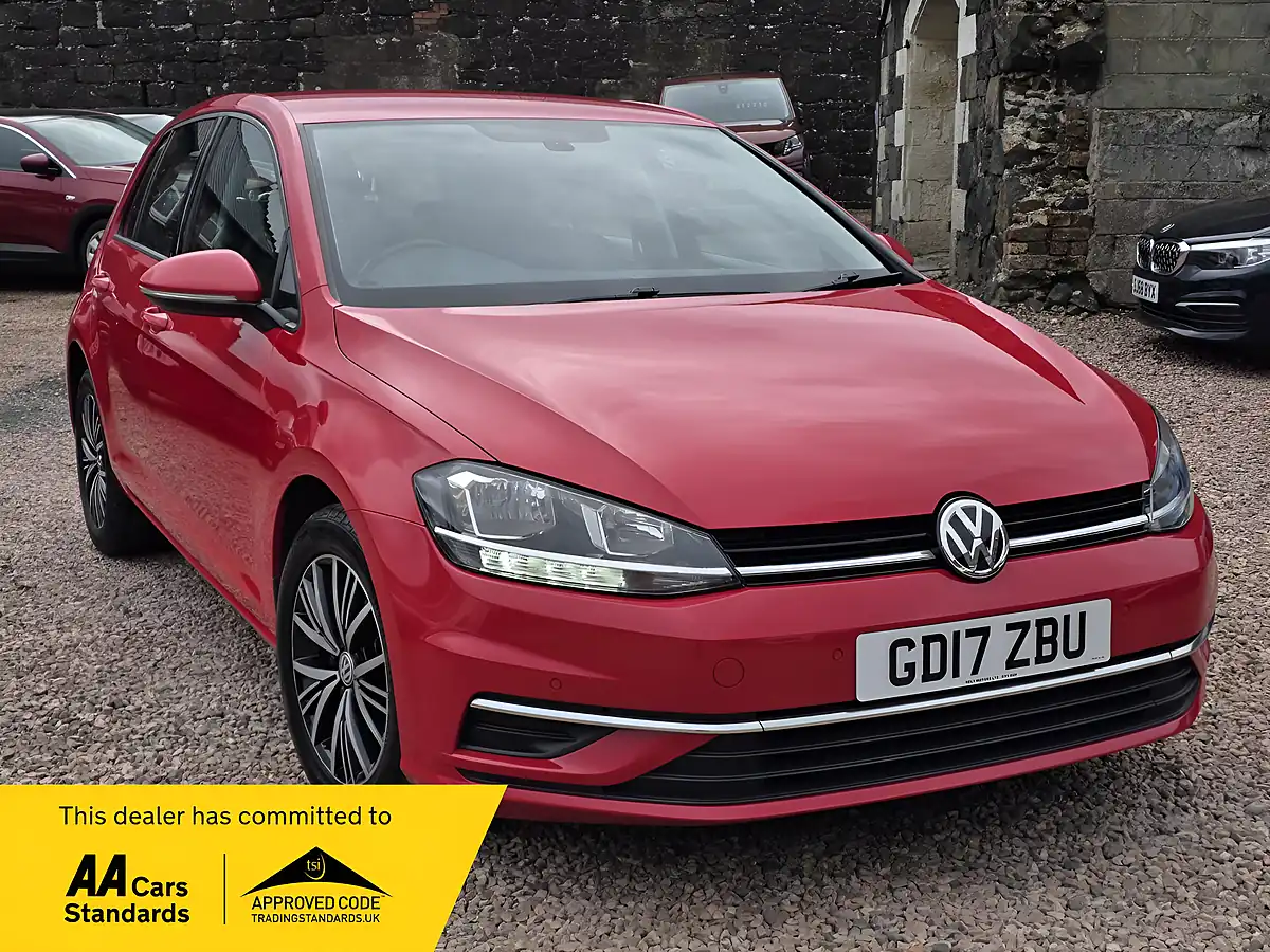 Used 2017 Volkswagen Golf Se Nav Tornado Red - Front View
