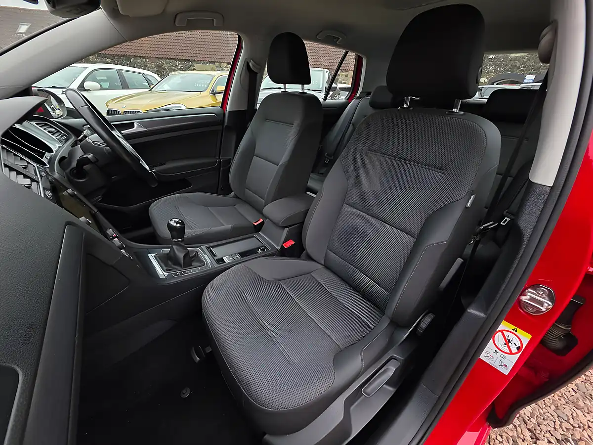 Used 2017 Volkswagen Golf Se Nav Tornado Red - Interior and Exterior details 10