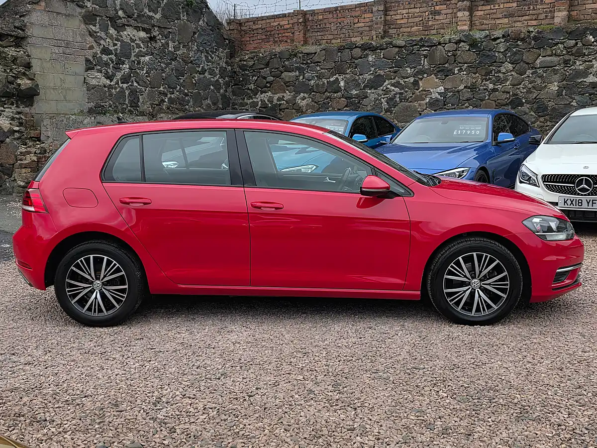 Used 2017 Volkswagen Golf Se Nav Tornado Red - Interior and Exterior details 19