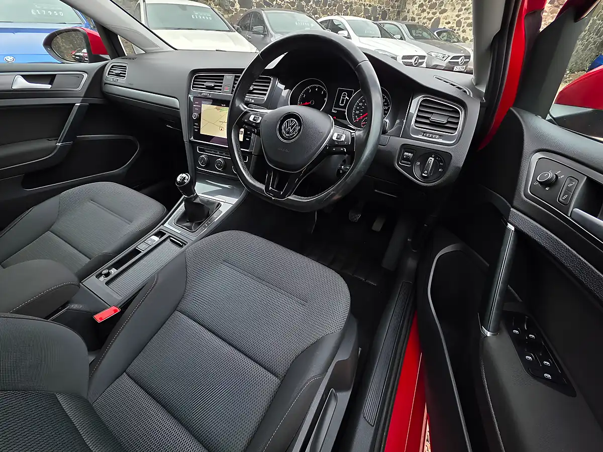 Used 2017 Volkswagen Golf Se Nav Tornado Red - Interior and Exterior details 8