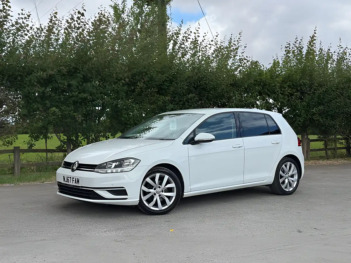 Used 2017 Volkswagen Golf Se Nav White - Front View