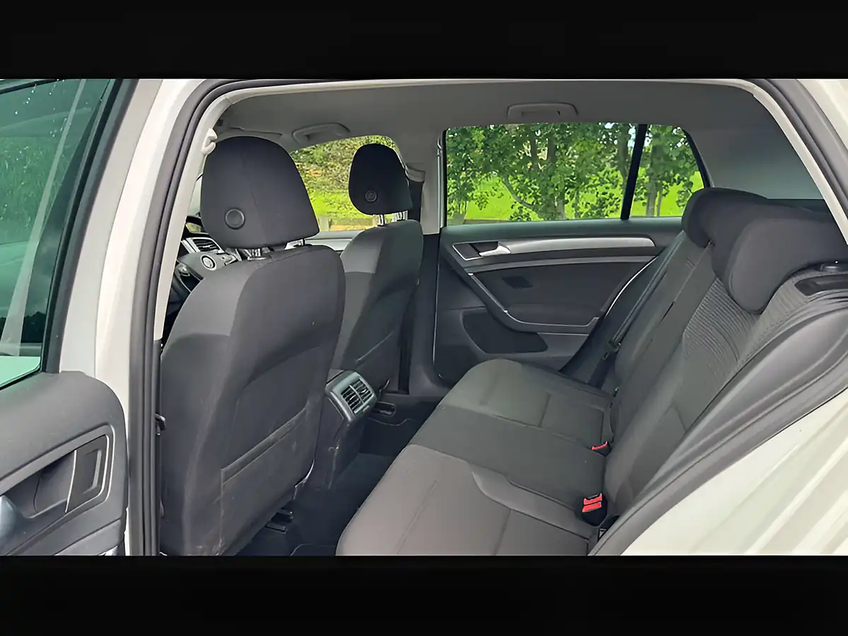 Used 2017 Volkswagen Golf Se Nav White - Interior and Exterior details 10