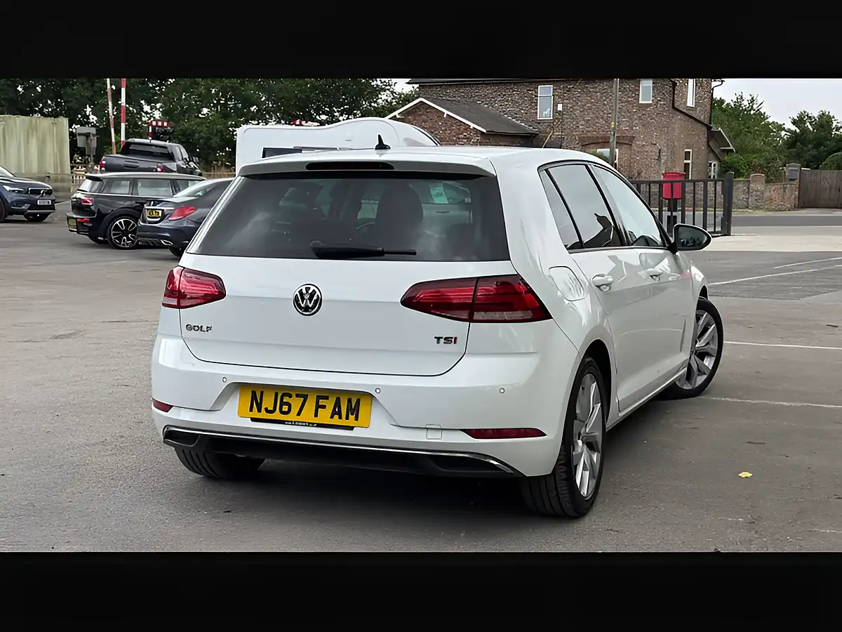 Used 2017 Volkswagen Golf Se Nav White - Interior and Exterior details 15