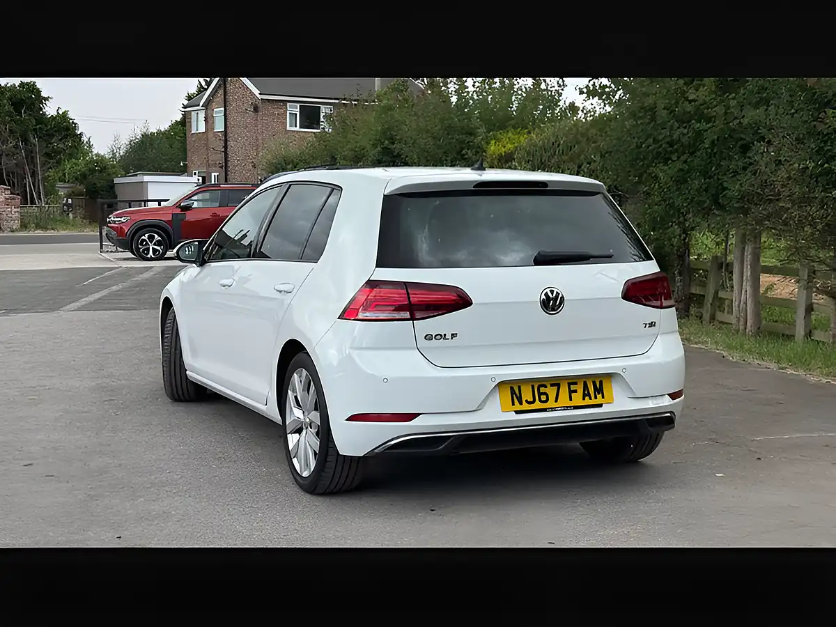 Used 2017 Volkswagen Golf Se Nav White - Interior and Exterior details 16