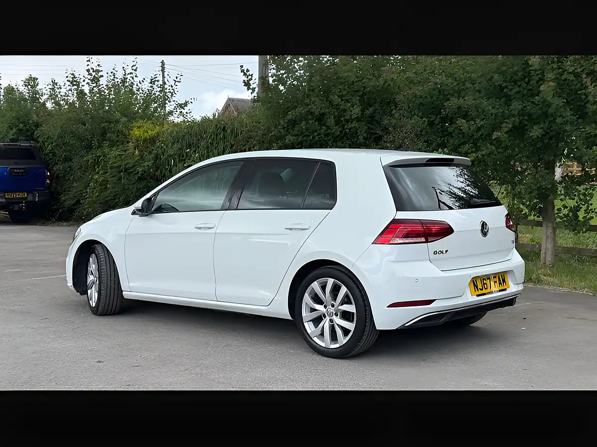 Used 2017 Volkswagen Golf Se Nav White - Interior and Exterior details 17