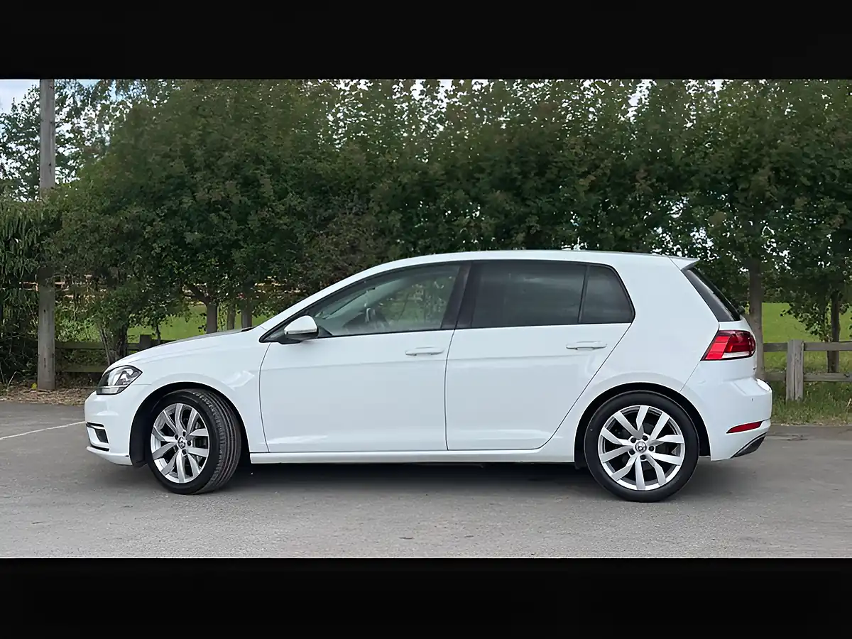 Used 2017 Volkswagen Golf Se Nav White - Interior and Exterior details 18