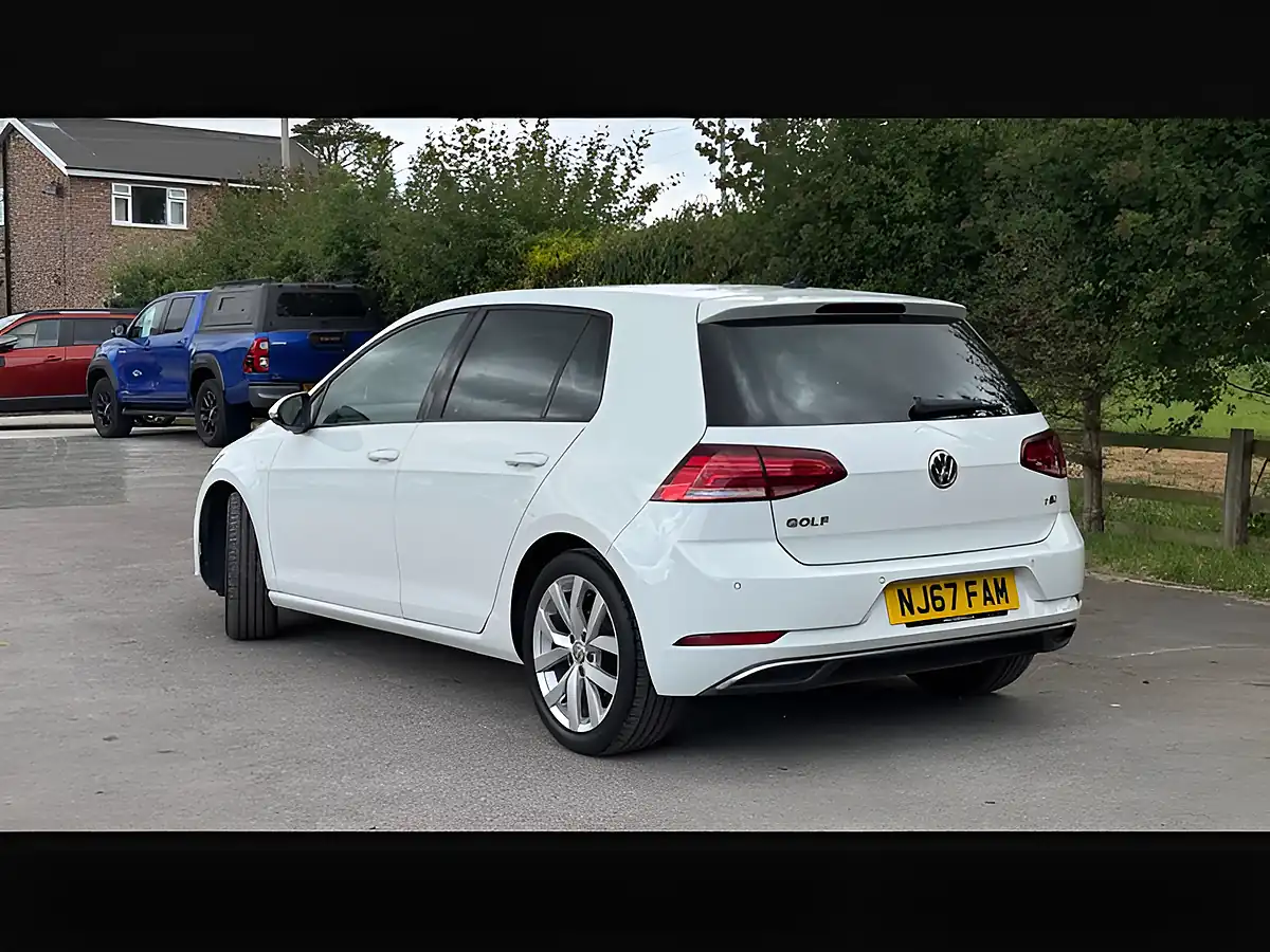 Used 2017 Volkswagen Golf Se Nav White - Interior and Exterior details 3