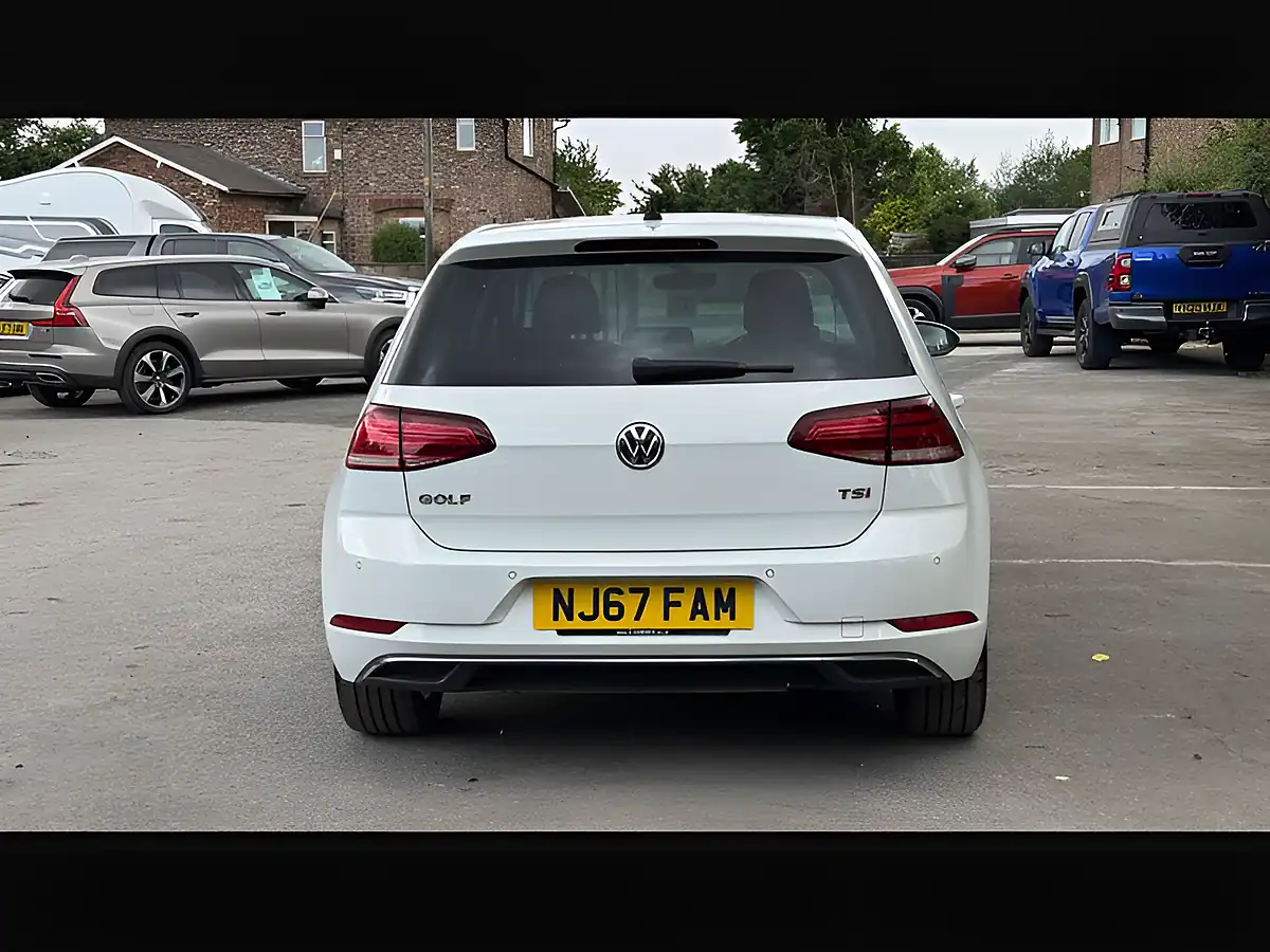 Used 2017 Volkswagen Golf Se Nav White - Interior and Exterior details 4
