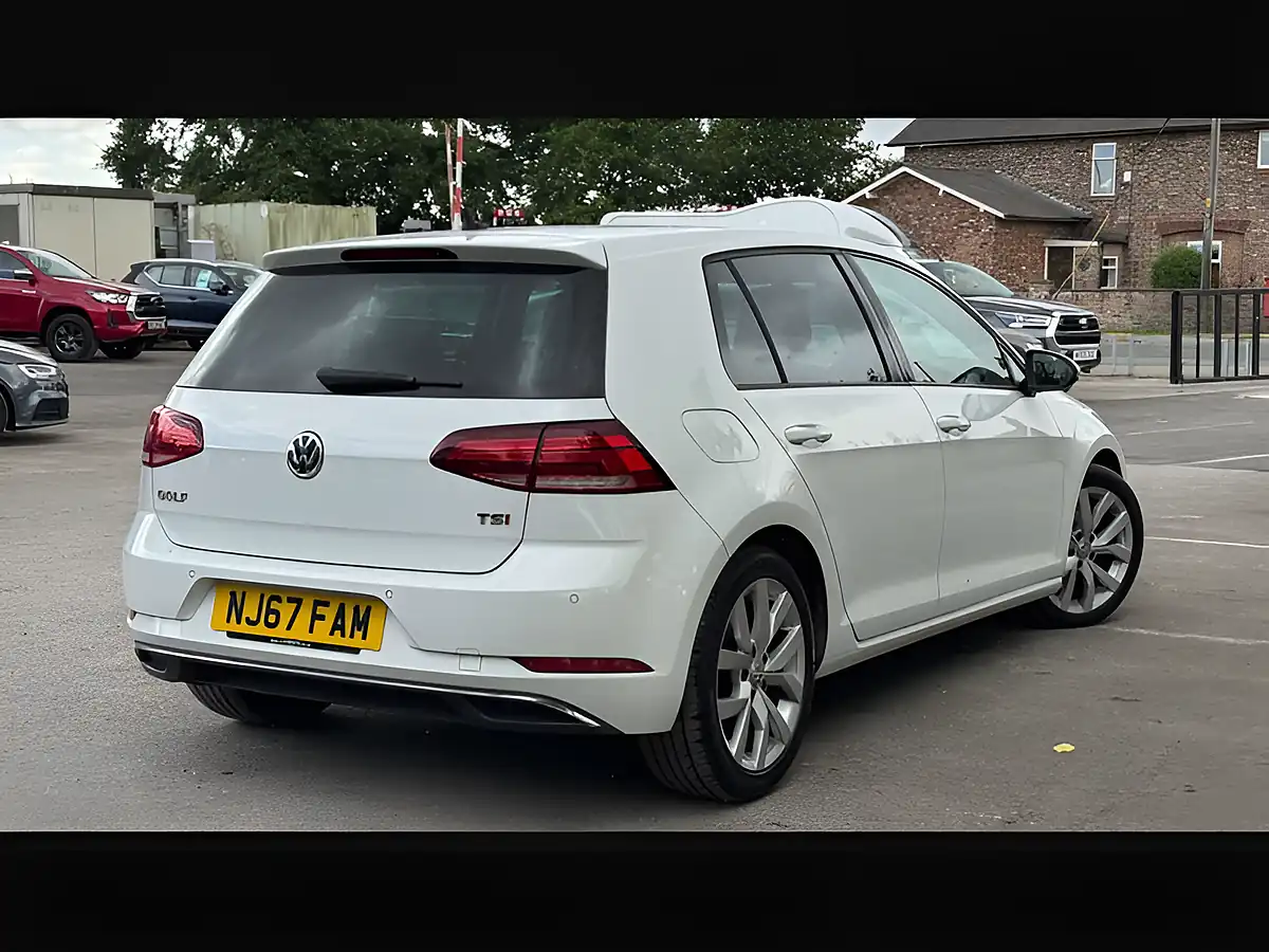 Used 2017 Volkswagen Golf Se Nav White - Interior and Exterior details 5