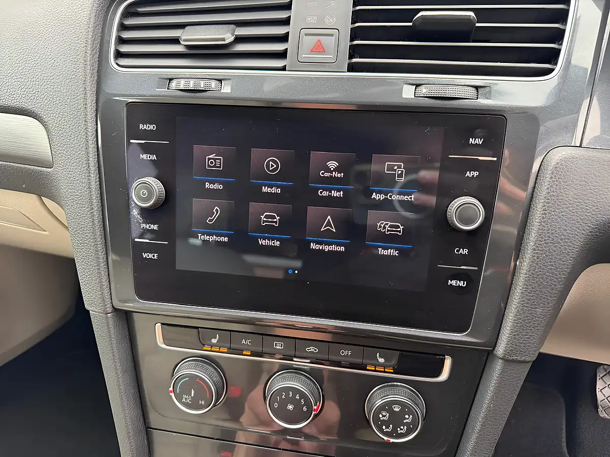 Used 2017 Volkswagen Golf Se Navigation Blue - Interior and Exterior details 13