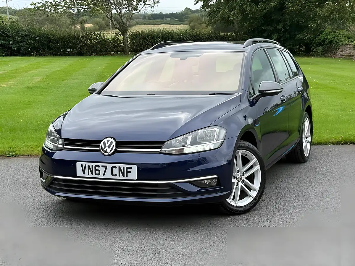 Used 2017 Volkswagen Golf Se Navigation Blue - Interior and Exterior details 3