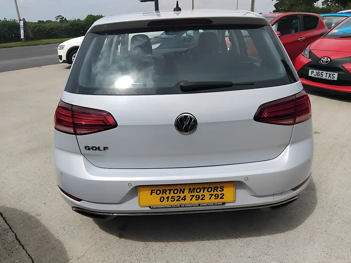 Used 2017 Volkswagen Golf Se Navigation Silver - Interior and Exterior details 12