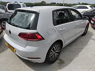 Used 2017 Volkswagen Golf Se Navigation Silver - Interior and Exterior details 13