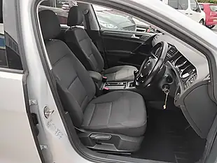 Used 2017 Volkswagen Golf Se Navigation Silver - Interior and Exterior details 17