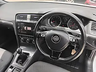 Used 2017 Volkswagen Golf Se Navigation Silver - Interior and Exterior details 19