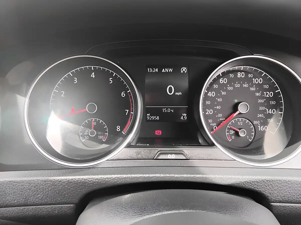Used 2017 Volkswagen Golf Se Navigation Silver - Interior and Exterior details 20