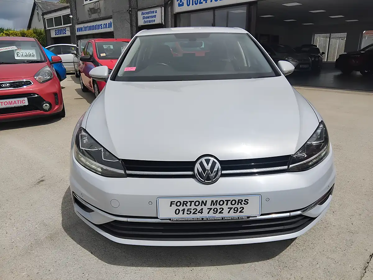 Used 2017 Volkswagen Golf Se Navigation Silver - Interior and Exterior details 3