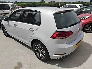 Used 2017 Volkswagen Golf Se Navigation Silver - Interior and Exterior details 6