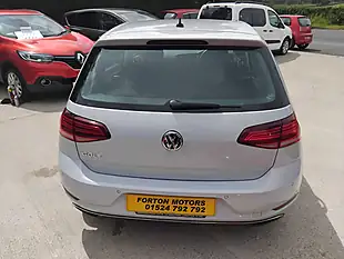 Used 2017 Volkswagen Golf Se Navigation Silver - Interior and Exterior details 7