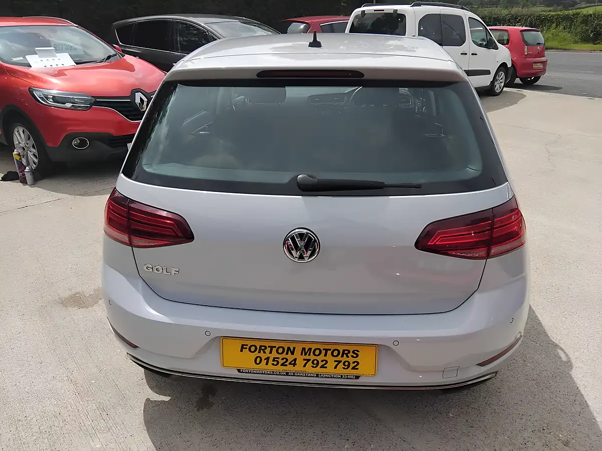 Used 2017 Volkswagen Golf Se Navigation Silver - Interior and Exterior details 7
