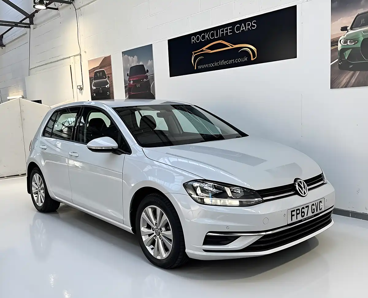 Used 2017 Volkswagen Golf Se Silver - Interior and Exterior details 18