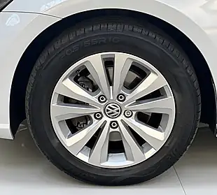Used 2017 Volkswagen Golf Se Silver - Interior and Exterior details 7