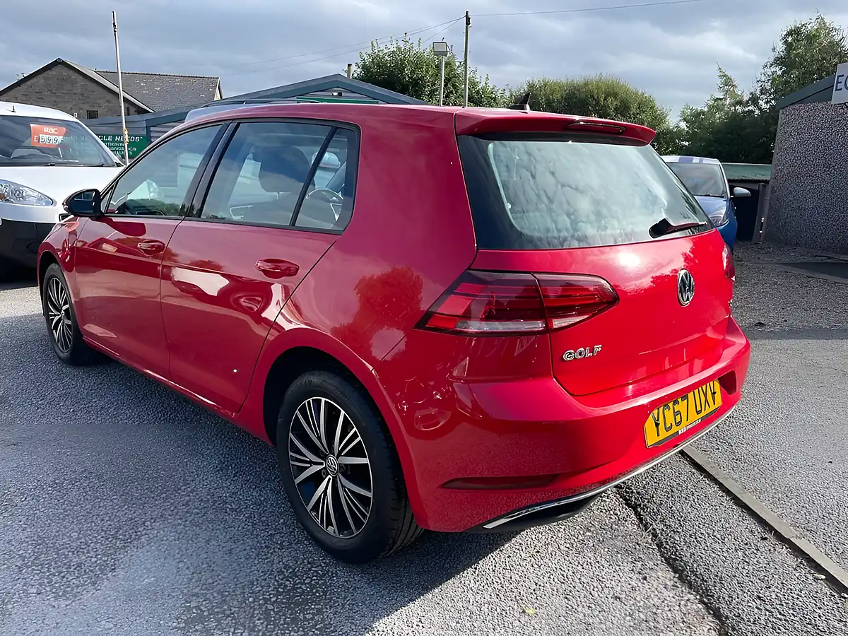 Used 2017 Volkswagen Golf Se Tornado Red - Interior and Exterior details 6