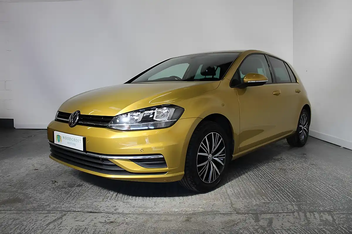 Used 2017 Volkswagen Golf Se Yellow - Interior and Exterior details 2