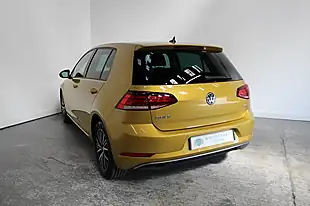 Used 2017 Volkswagen Golf Se Yellow - Interior and Exterior details 5