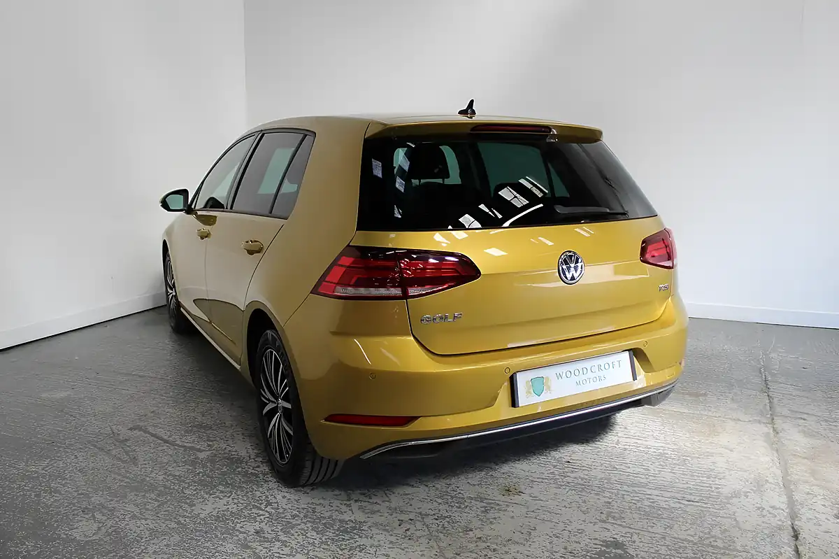 Used 2017 Volkswagen Golf Se Yellow - Interior and Exterior details 5