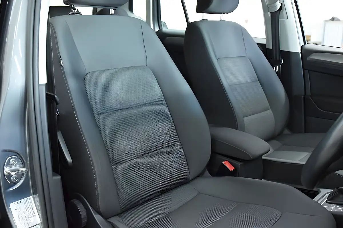 Used 2017 Volkswagen Golf Sv Bluemotion Tech Se Grey - Interior and Exterior details 11